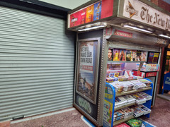 Newsstand New York Times 1/18 scale Diorama Garage Accessories (Handmade)