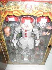 ULTIMATE BOB GRAY as PENNYWISE The Dancing Clown Welcome to Derry 7″ Figure 2026