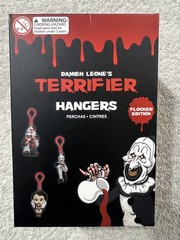 DAMIEN LEONE’S TERRIFIER HANGERS FLOCKED EDITION ART THE CLOWN **NEW OPENED**