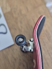 Cash Wood fingerboard complete with Urethane bearing wheels Flatface Stickers