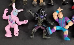 Fortnite Mini Action Figures approx 2 inches tall LOT of 20 mini figures