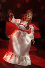 Mego Horror Wave 18 – The Conjuring Universe – Annabelle Comes Home 8″ Action Fi