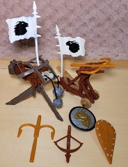 ​Kenner 1995 Dragonheart Bowen Action Figure Weapons Shields Accessories Lot 11