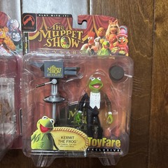 lot o 2 The Muppet Show 25 Years Kermit The Frog & Fozzie Vac ToyFare Exclusive