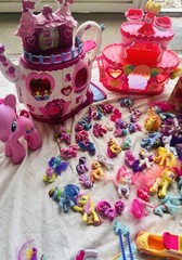Huge Mixed Lot My Little Pony, 72 Ponies Over 100 Various Accessories 3 Playsets