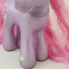 Hasbro My Little Pony G3 PETAL BLOSSOM 2003 Super Long Hair Pony