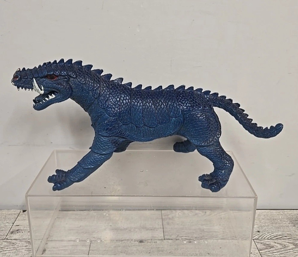 Vintage 1984 Imperial Knights & Daggers 10″ Blue Sabertooth Komodo Dragon