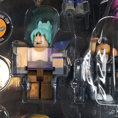 Roblox Celebrity Collection – from The Vault 20 Figure Pack