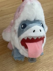 JEFF THE LAND SHARK SECRET RARE INCOGNITO DOLPHIN MARVEL COSBI PLUSH PENDANT