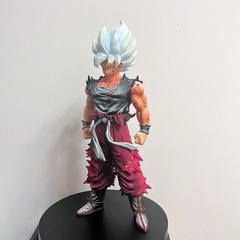 28cm Dragon Ball Son Goku Action Figure – White Hair Super Saiyan PVC Model Stat