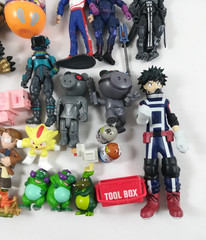 Action Figures Video Games TV Shows Movies & More 1-6 Inch (23 Pcs)