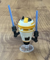 Star Clone Wars JEDI TRAINING DROID Action Figure Lightsaber Fight Robot