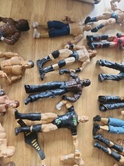 Huge Lot Of Used Wrestlers Mix Years! 32 Wrestlers Many Different Years