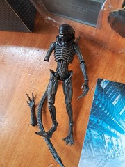 Hiya Toys Aliens Colonial Marines Xenomorph Soldier 1:18 New Open Box BROKE HAND
