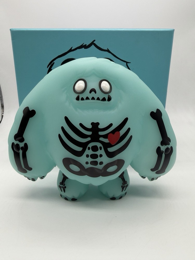 Abominable Chomp Blue Skeleton NYCC 2019 Series 2
