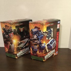 Transformers Kingdom War for Cybertron Deluxe Class Wheeljack , Autobot Pipes