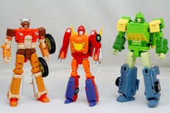 Small Scale MFT Auto Vehicle Deformable Robot Team Figure Boy Kids Toy Car Gift