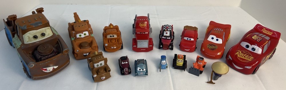 DISNEY PIXAR CARS MIXED SIZES & COLORS & DESIGNS QTY 15