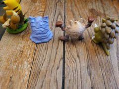 Lot Of Vintage Tomy Figures Primeape,grimer, Sandslash, Pikachu/evee