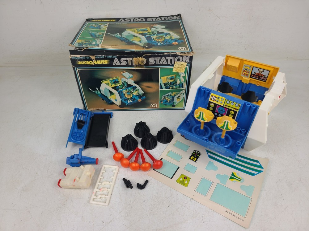 Vintage Micronauts Astro Station Mego 1976 With Box
