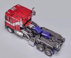 Brave Troops Toys BTT-02 Optimus Prim Transforming automotive robot NEW