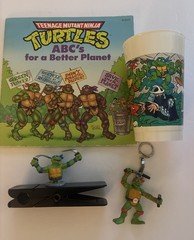 Vintage 90s TMNT Teenage Mutant Ninja Turtles Lot (Book, BK Cup, Keychain, Clip)