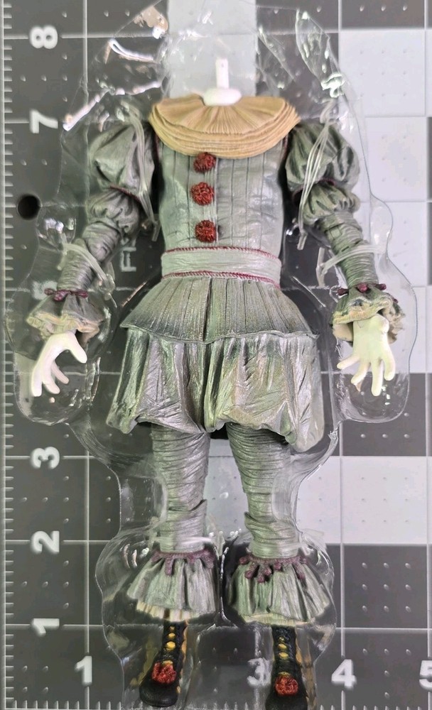 NECA Welcome to Derry Fodder Ultimate Pennywise 7″ Action Figure BODY BUCK