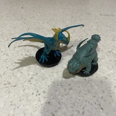 DreamWorks How to Train Your Dragon bottle topper (2) 3.5in NEW / UNOPENED