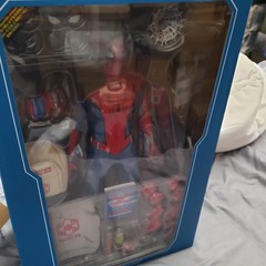 hot toys D23 expo , spiderman exclusive