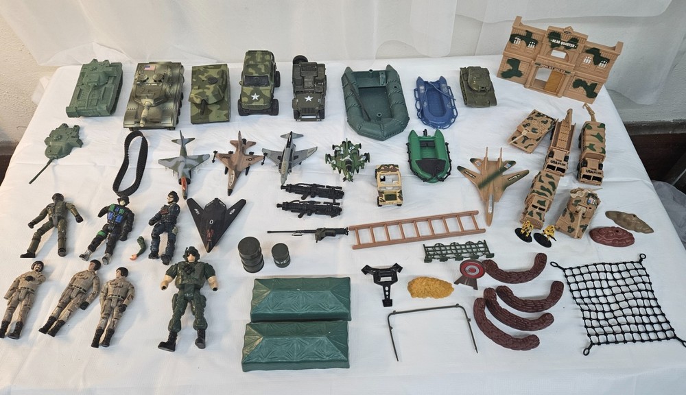 1990s era DAMAGED Military Vehicles Figures & Acc. Lot TANKS, Boats, Jeeps, Jets