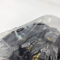 NECA AVP Masked Scar Predator 8″ 1:12 Toy Action Figure Deluxe – BNIB BOX DAMAGE