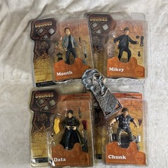 Mezco Toyz NIP The Goonies Set of 4 Action Figures Chunk Data Mikey Mouth & Key