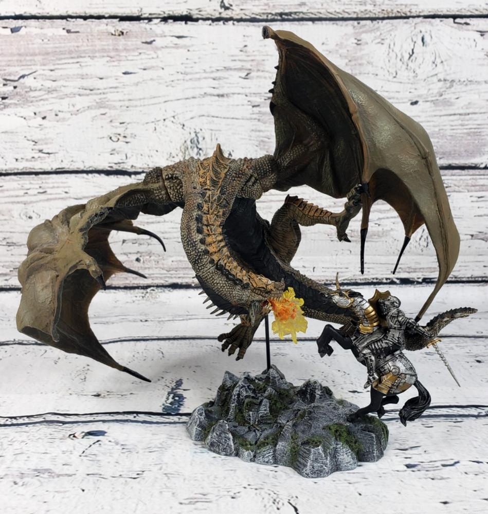 McFarlane Dragons Quest For Lost King BERZERKER Clan Dragon vs HUMAN Attacker