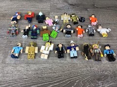 Roblox‎ Mixed Figures & Accessories Lot Of 25 Figures Used As Shown