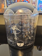 Dark Horse Deluxe Umbrella Academy Super Talented Family Figure Set New!👀