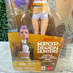 KPop Demon Hunters HUNTR/X Rumi “Golden” Singing Doll – New & Sealed