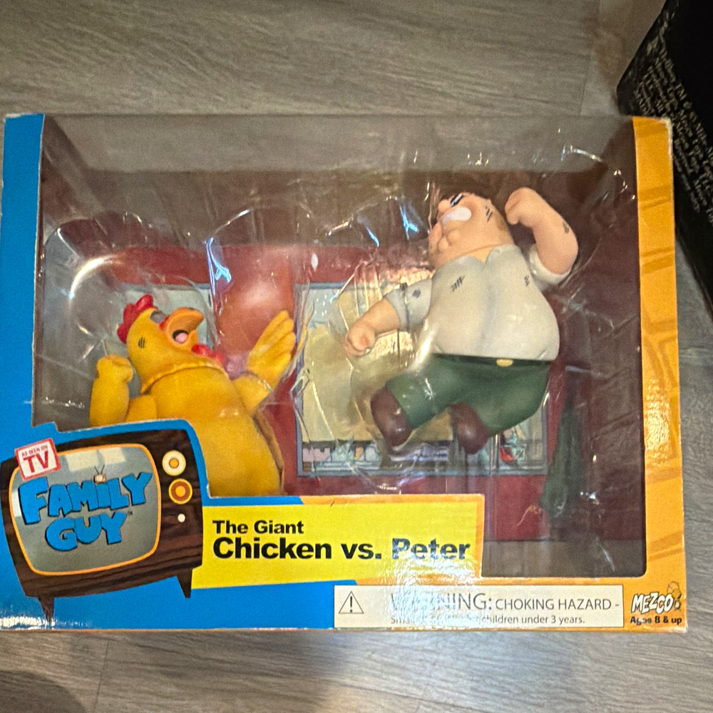 Mezco Family Guy Action Figure Set – Giant Chicken vs Peter Griffin, Ages 8+