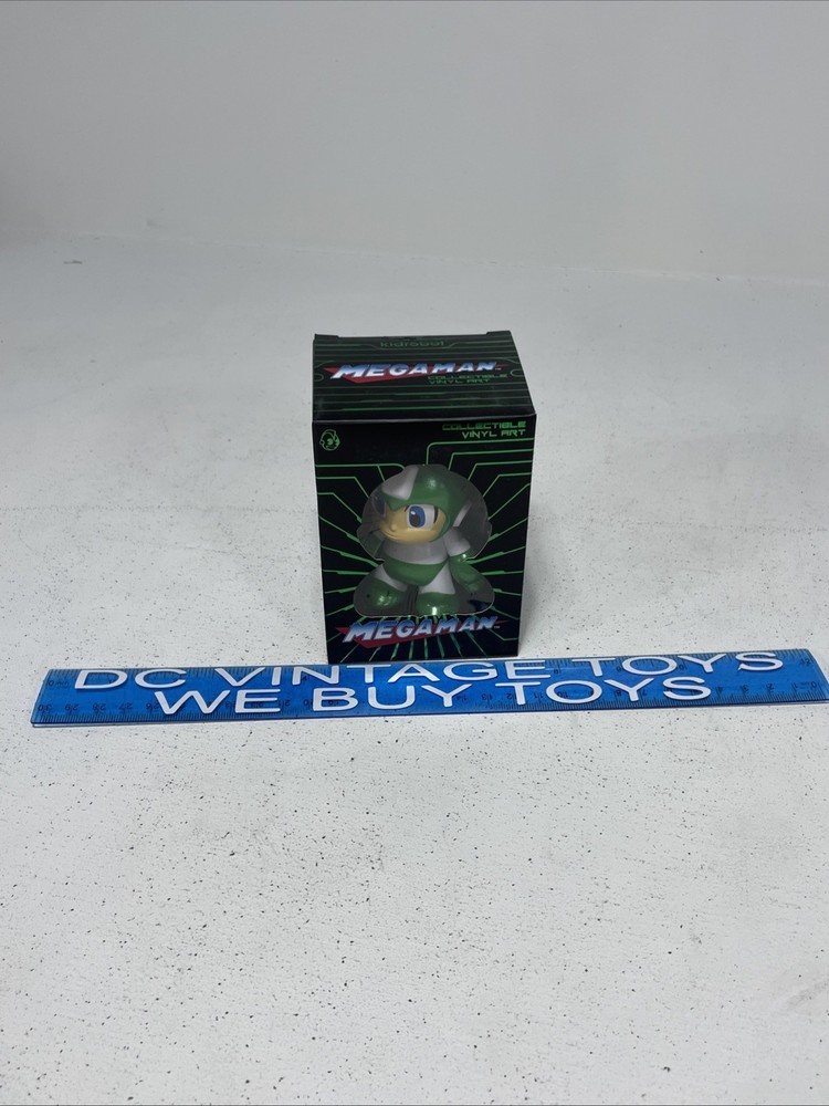 Kidrobot x Mega man 3″ Metallic Green Holiday Exclusive Non-Blind box NEW 🔥