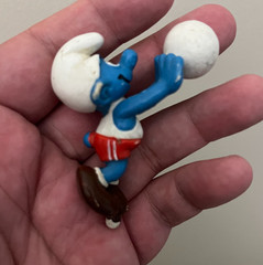 Kermit The Frog The Muppets Vintage (1986) Pvc Toy, and 2 Smurfs