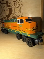 WHITTLE SHORTLINE BNSF 4025 Wooden Train Brio Thomas COMPATIBLE C-44 DIESEL