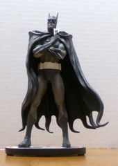 BATMAN BLACK & WHITE STATUE BRIAN BOLLAND THE KILLING JOKE DC DIRECT 3256/5004