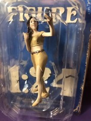 AMERICAN DIORAMA PARTYGOERS V GIRL 1/24 SCALE