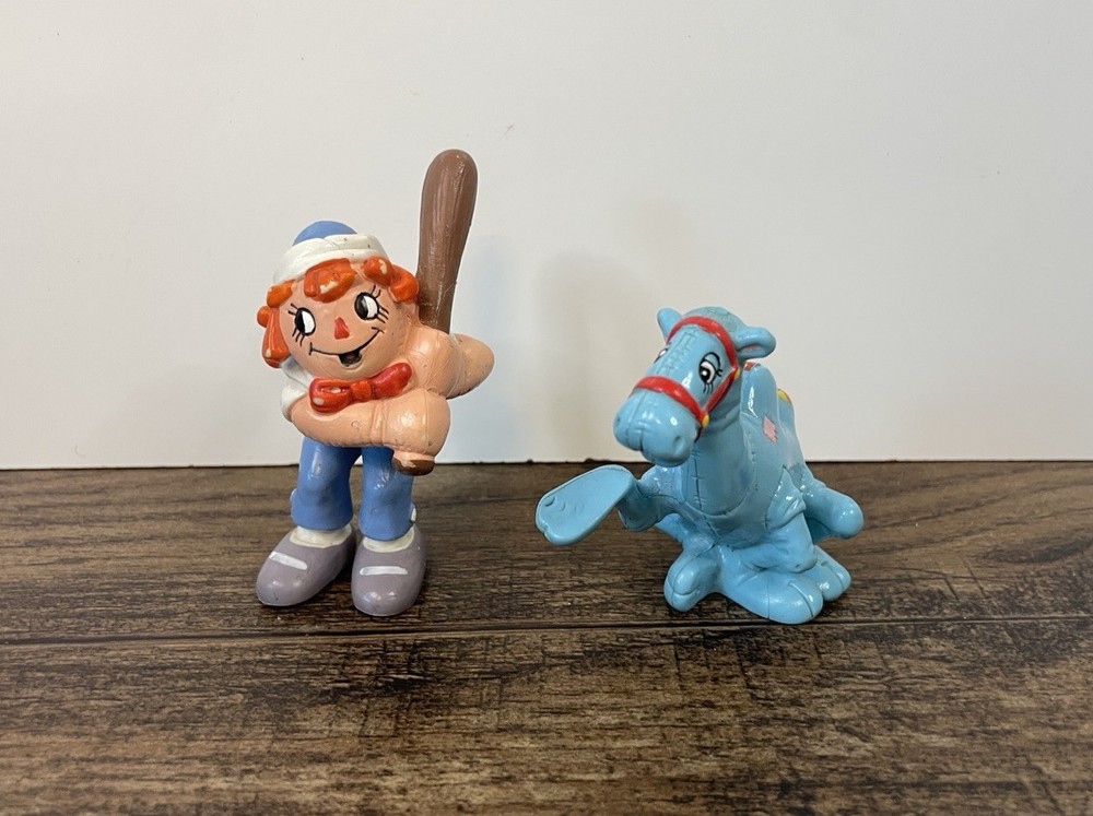 Vintage Raggedy Andy & Camel 3″ PVC Figure Set Baseball Bat Berrie