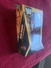 WWE Elite Legends 21 Hulk Hogan new in box defender case