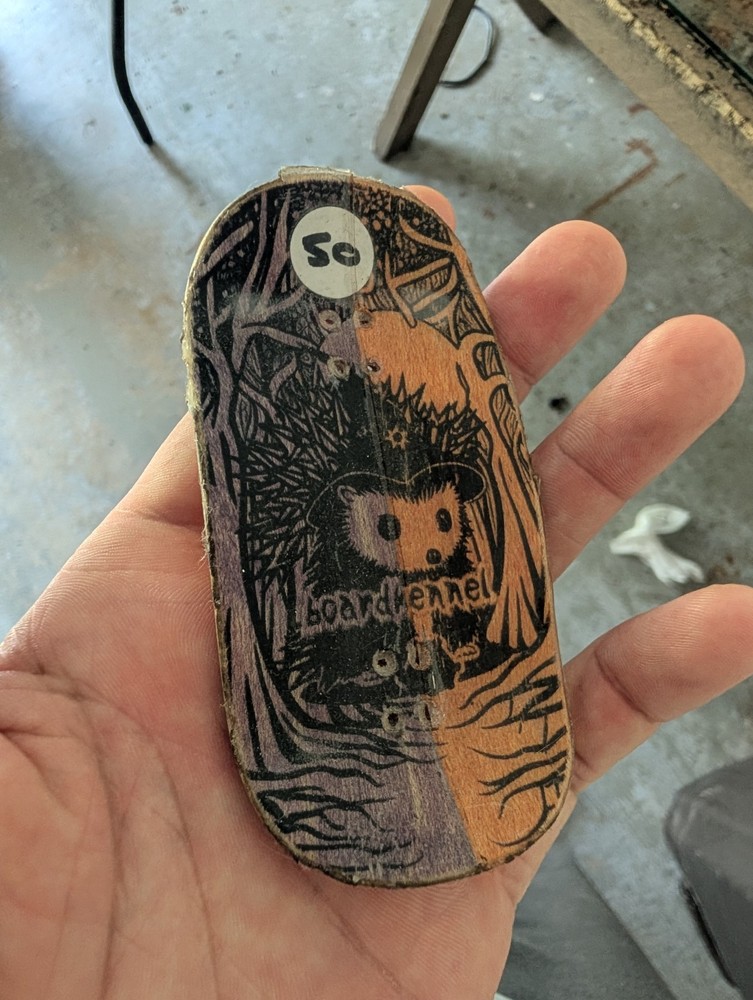 toy machine 50mm finger board (Caramel brand)