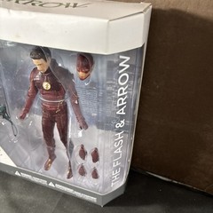 THE FLASH & ARROW ACTION FIGURE 2 PACK NEW DC COLLECTIBLES TV SHOW GREEN