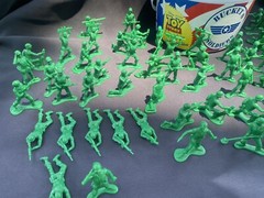 Toy Story Bucket O’ Soldiers 72++! Piece Set Disney Store Exclusive Vintage!!