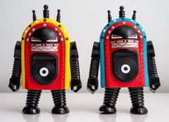 DJ Shadow & Cut Chemist’s Juke-Bot Vinyl Art Toy Lot of 2 2008 Bigshot Toyworks