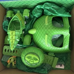 PJ Masks Power Pack Toy Includes 1 Figure, Vehicle, Wristband, Mask – Gekko