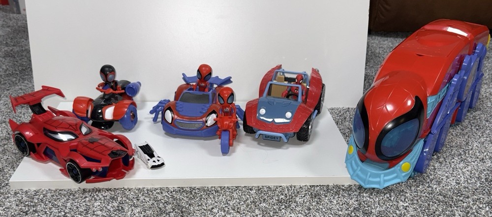 Large Lot Of Spider-Man Toys And Action Figures. EVERYTHING IN PICTURES INCLUDED